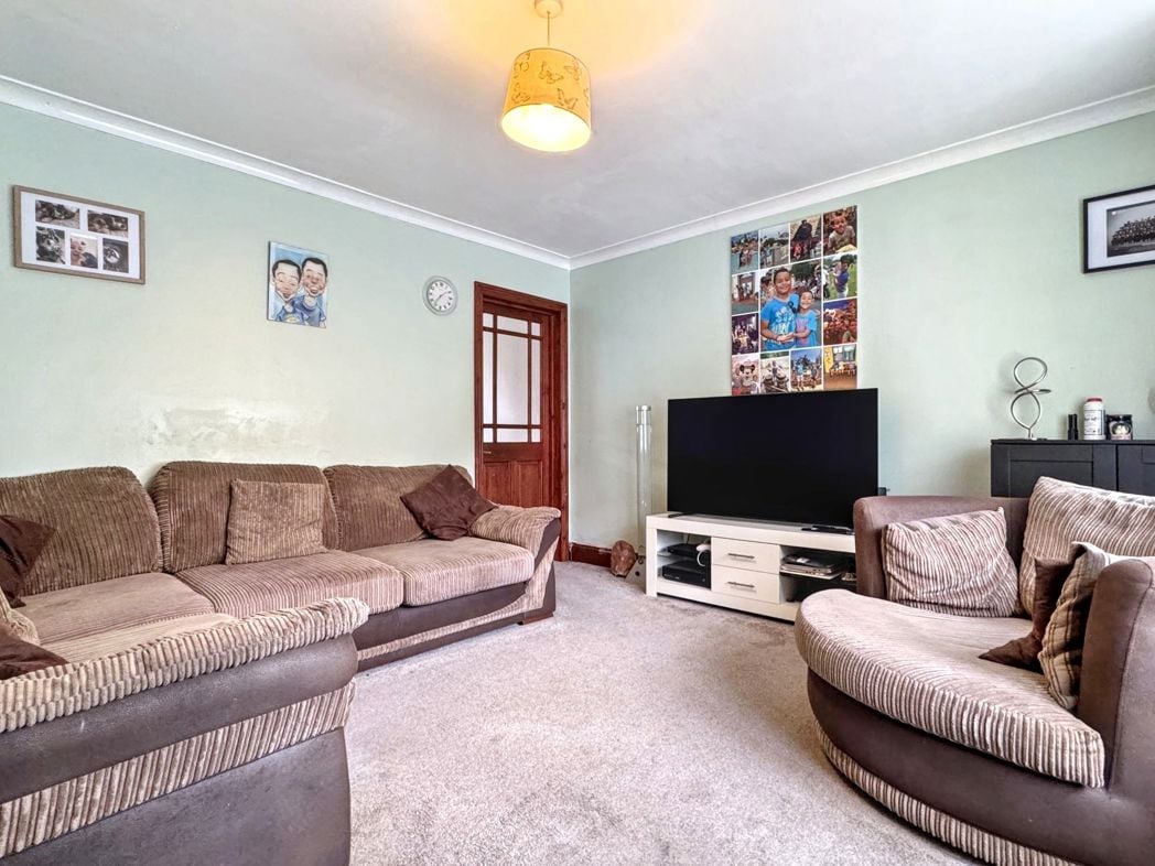 Property image 2 of 18