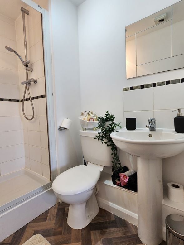 Property image 14 of 16