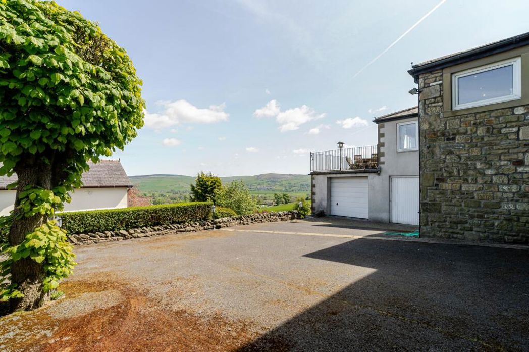 Property image 27 of 45
