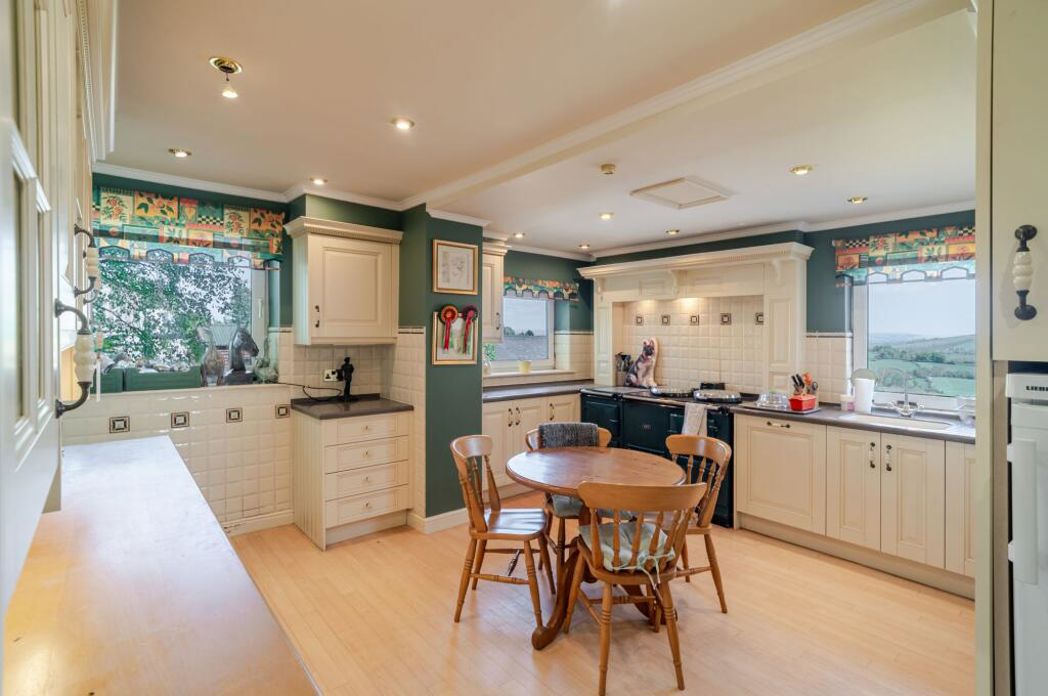 Property image 6 of 45