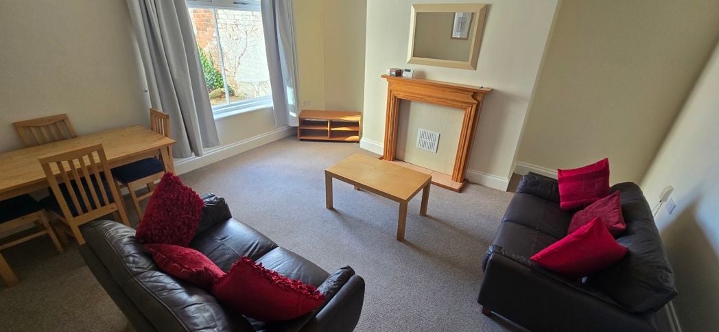 Property image 2 of 28