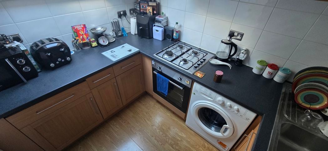 Property image 8 of 28