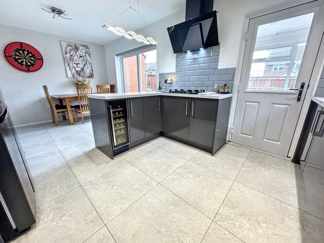 Property image 8 of 27