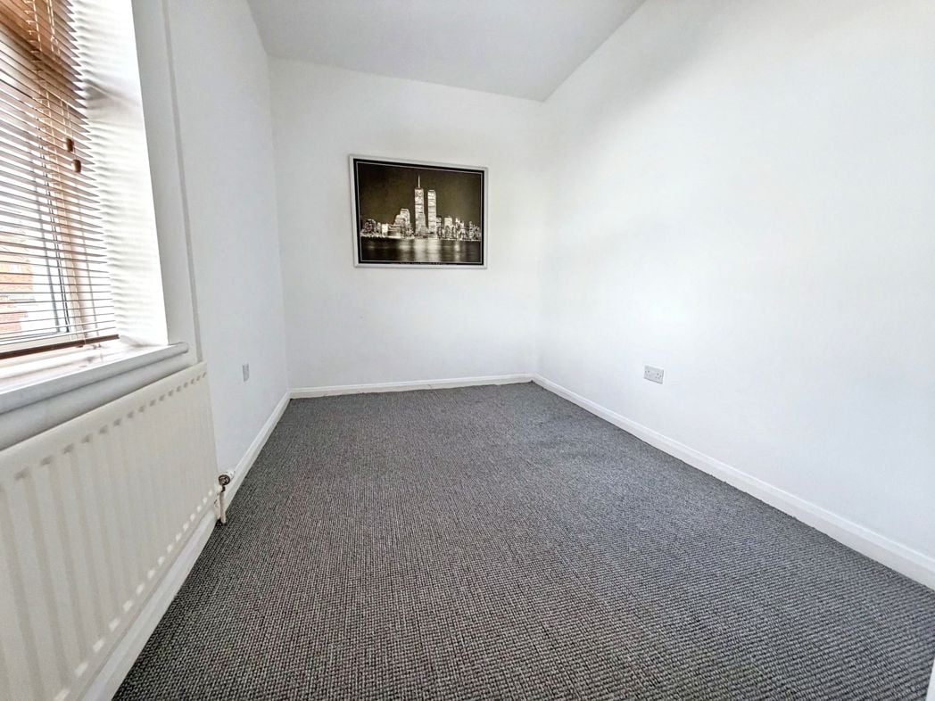 Property image 16 of 19