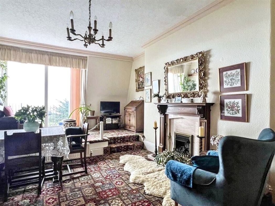 Property image 5 of 11