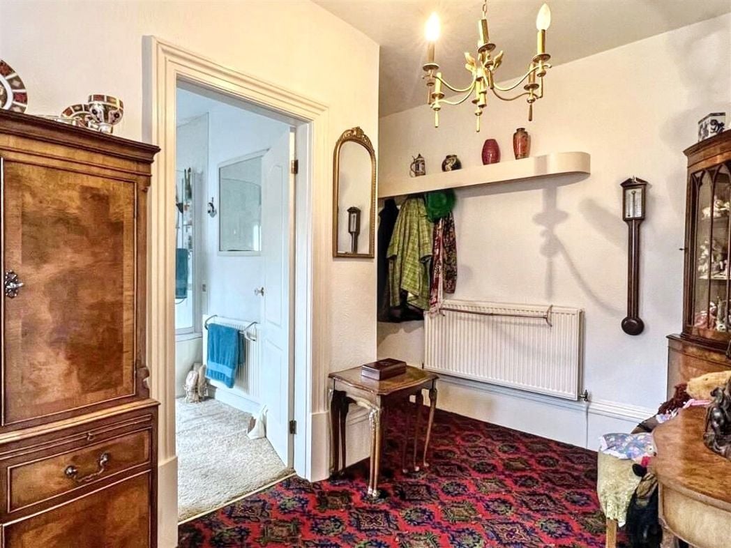 Property image 7 of 11