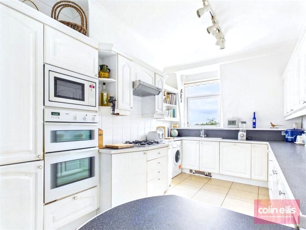 Property image 8 of 20