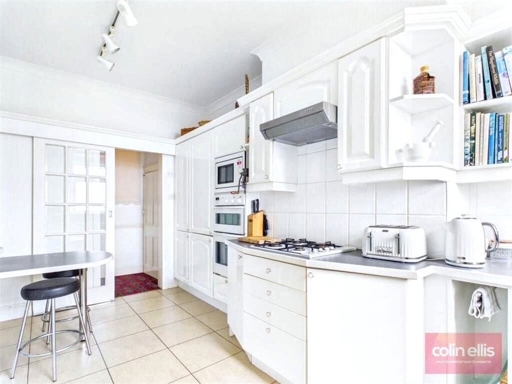 Property image 10 of 20