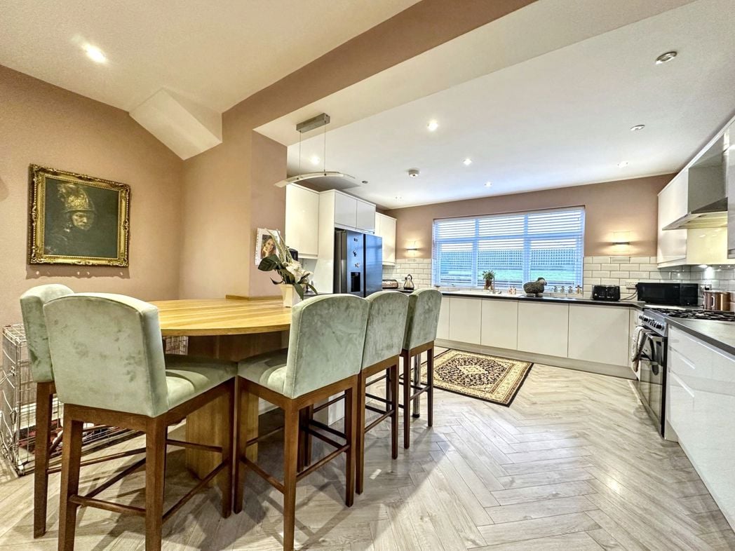 Property image 8 of 40