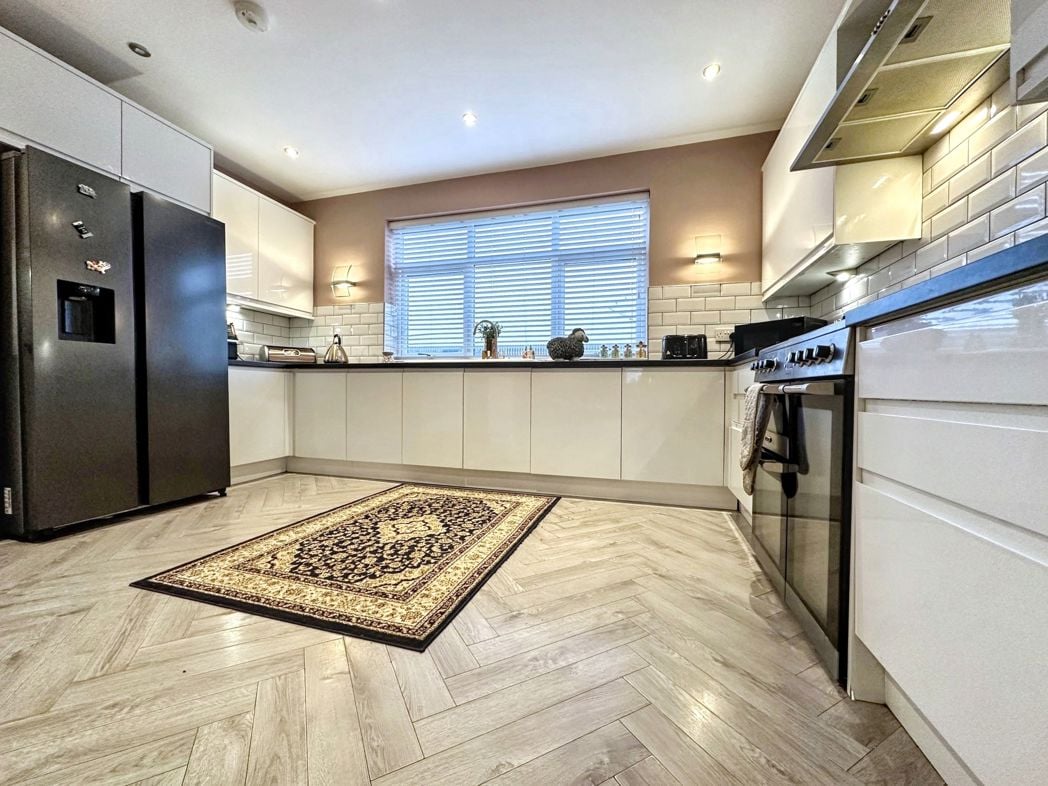 Property image 9 of 40
