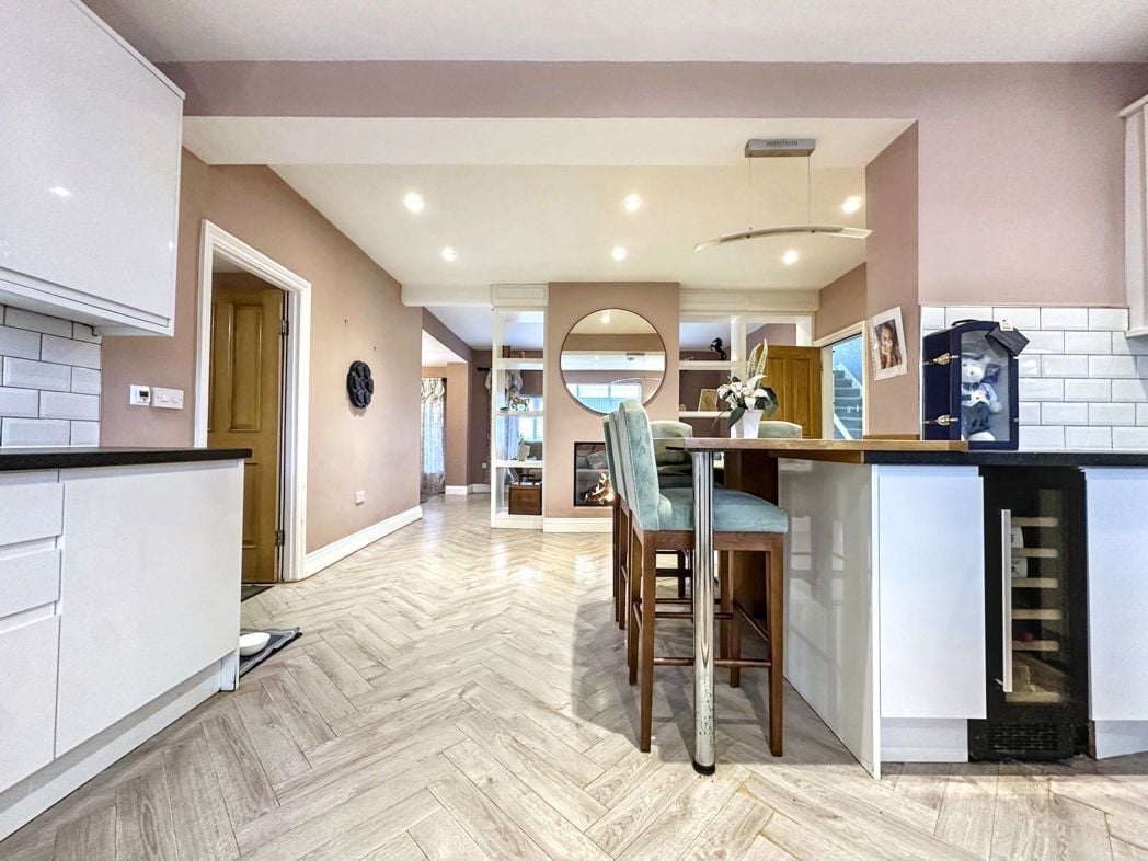 Property image 11 of 40