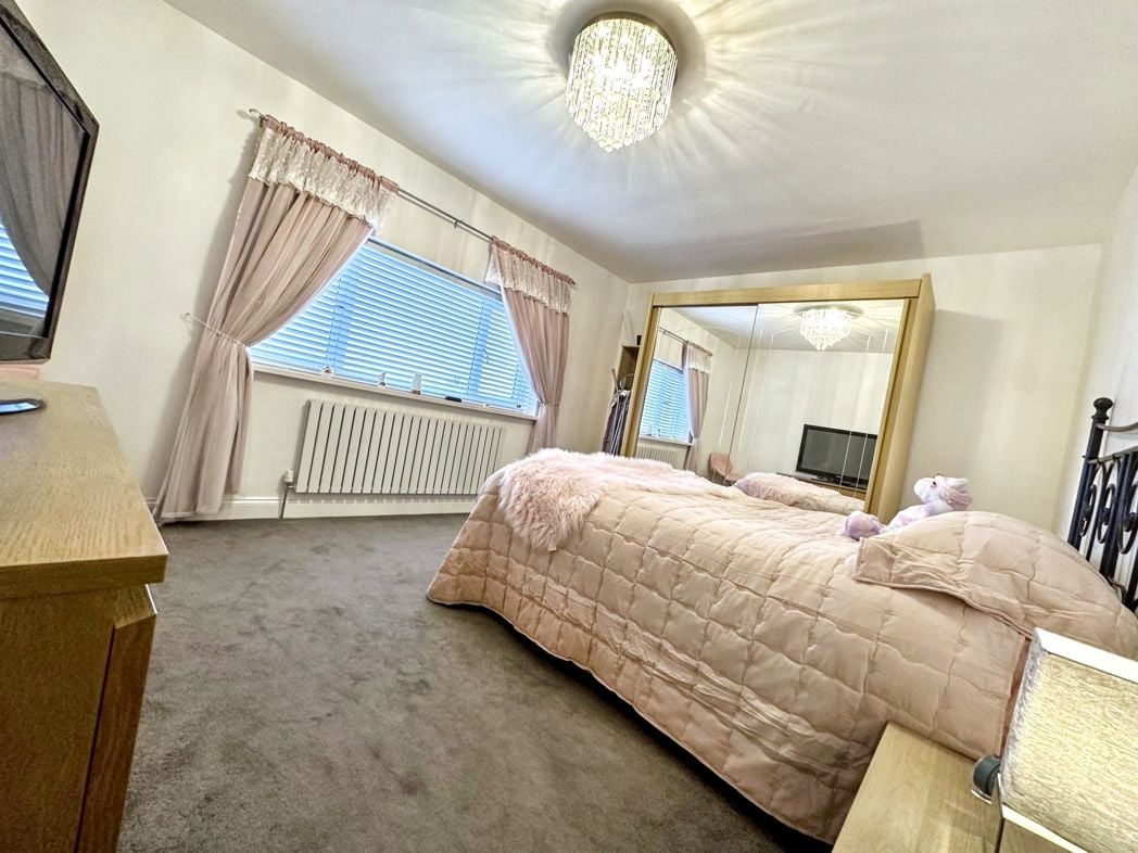 Property image 25 of 40