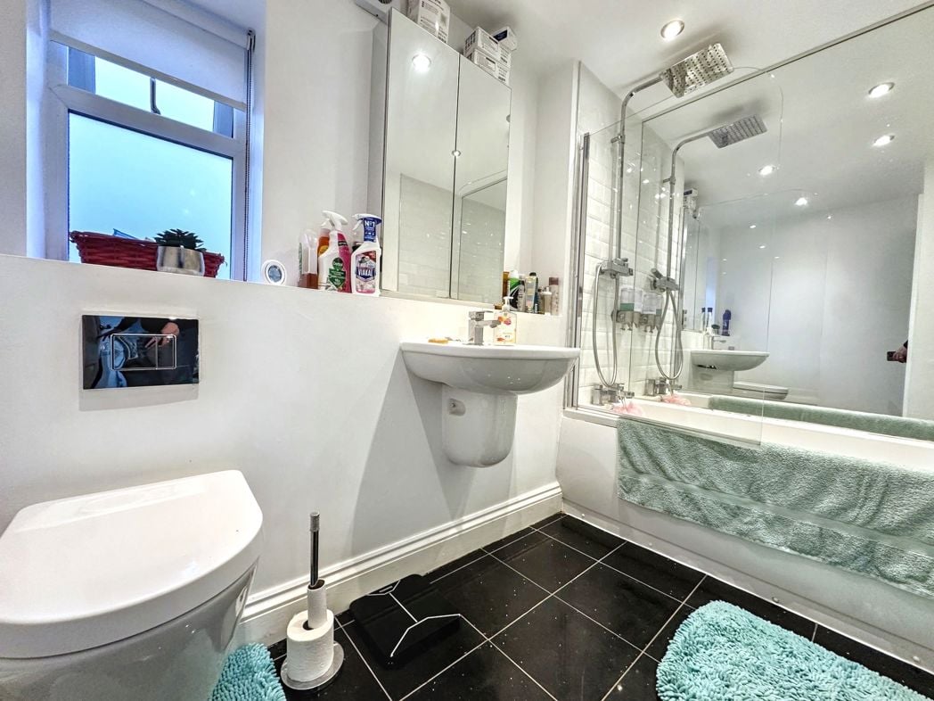 Property image 27 of 40