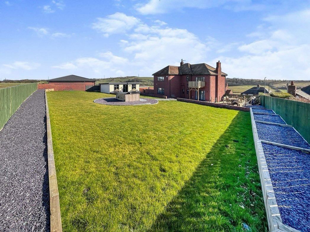 Property image 35 of 40