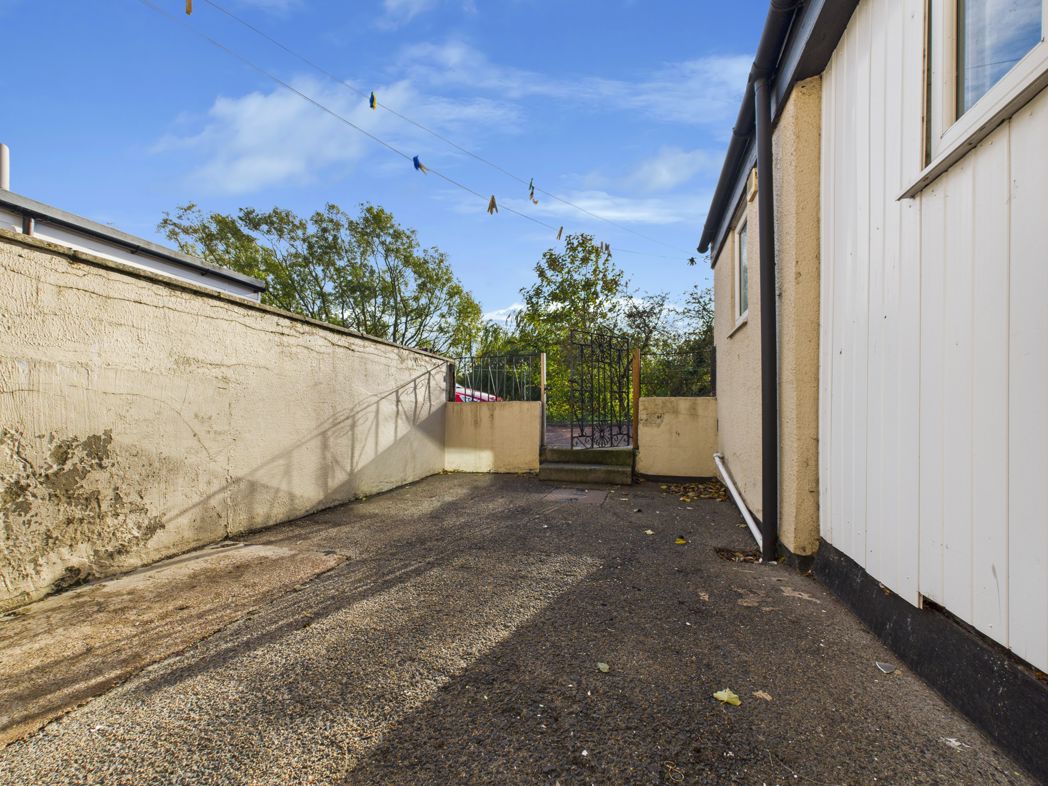 Property image 10 of 10