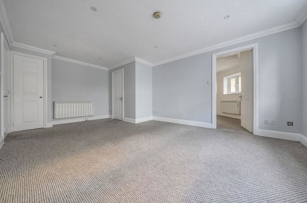 Property image 2 of 16
