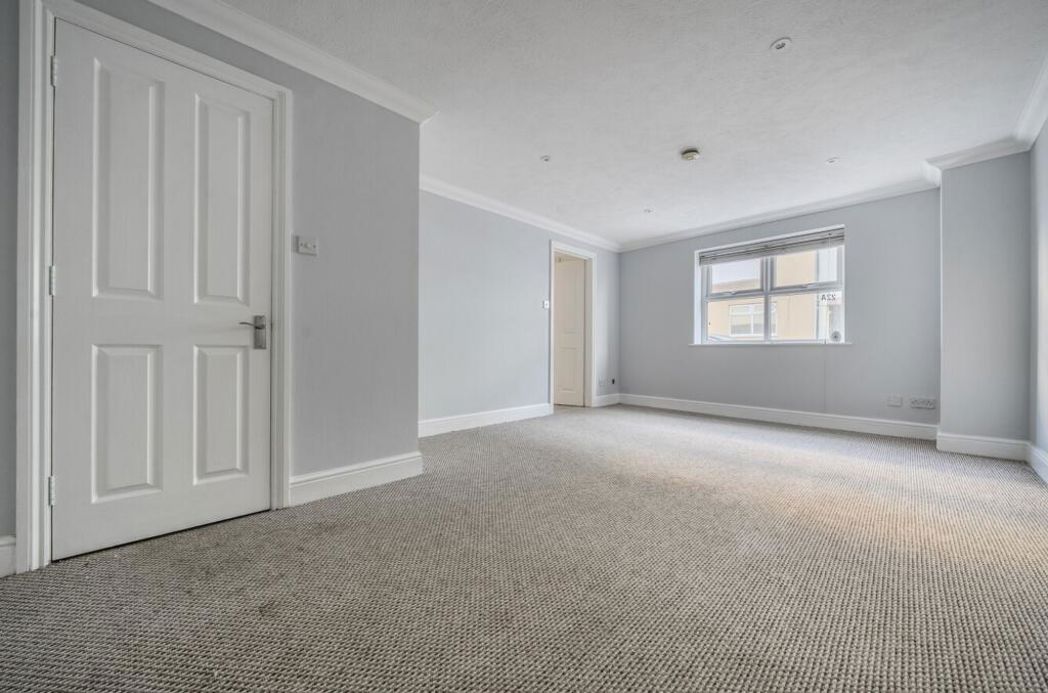 Property image 5 of 16