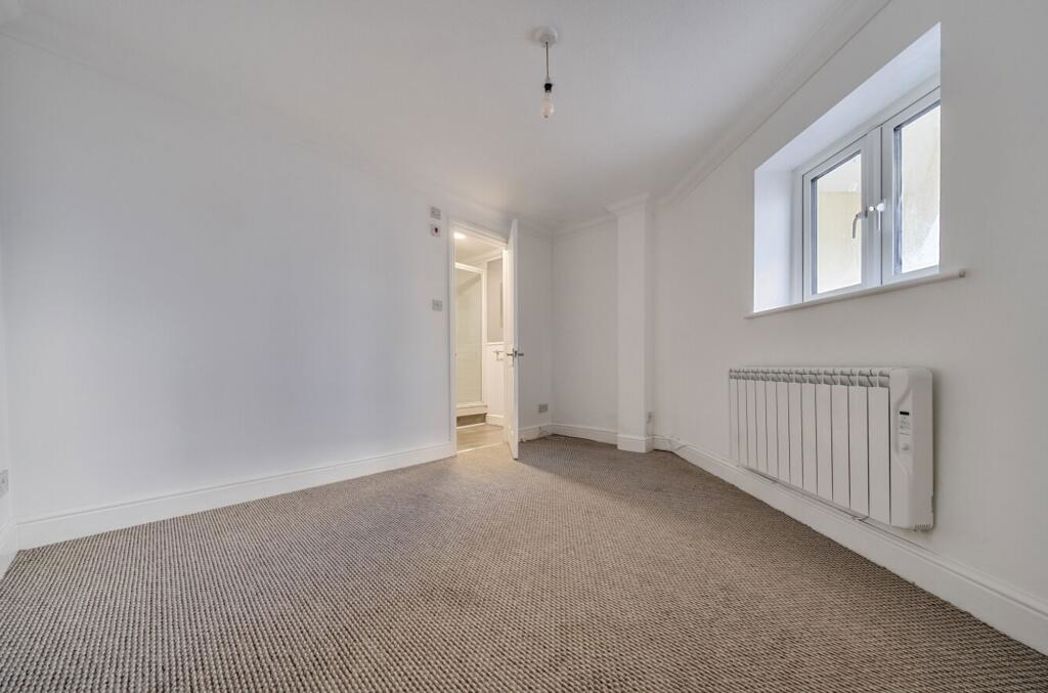 Property image 9 of 16