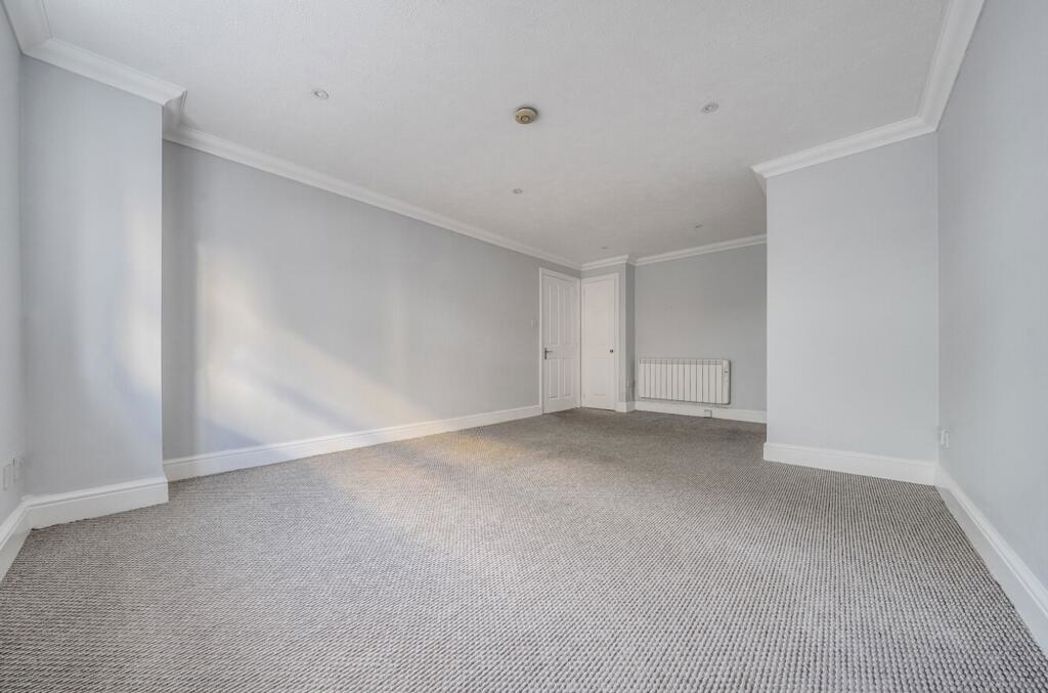 Property image 10 of 16