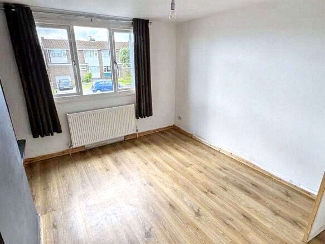 Property image 5 of 11