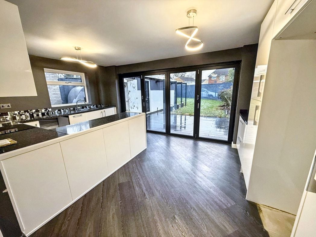 Property image 11 of 11