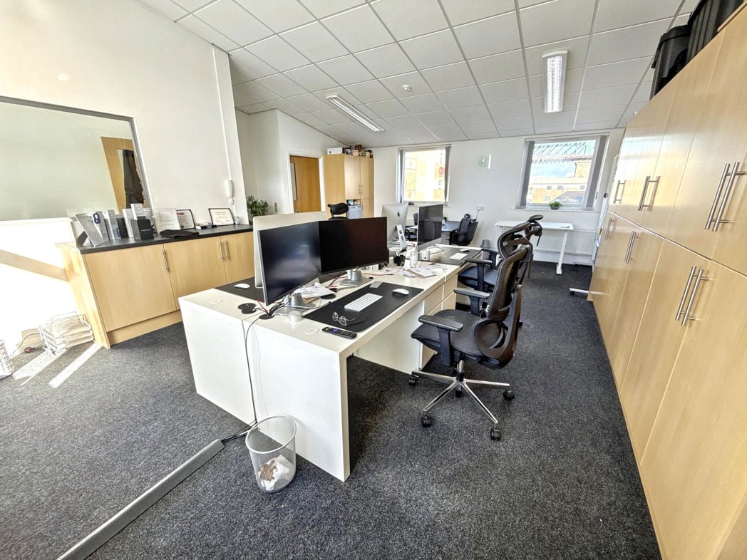 Property image 11 of 17