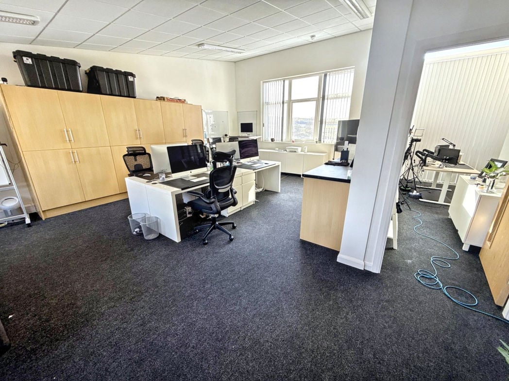 Property image 12 of 17
