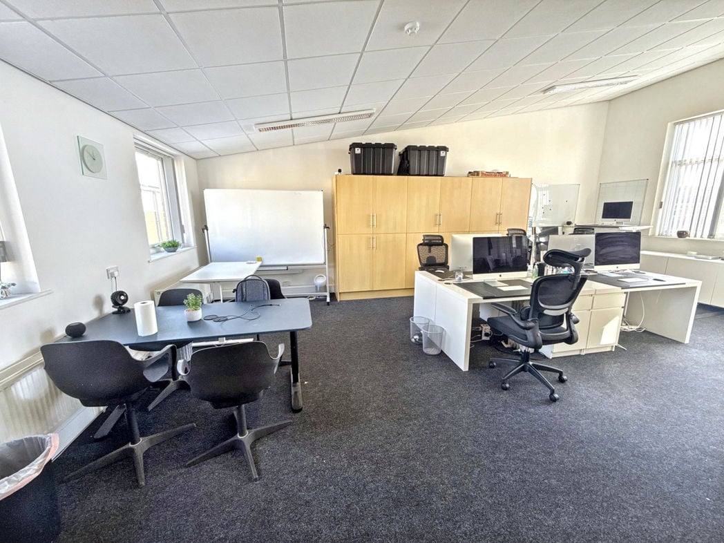 Property image 13 of 17