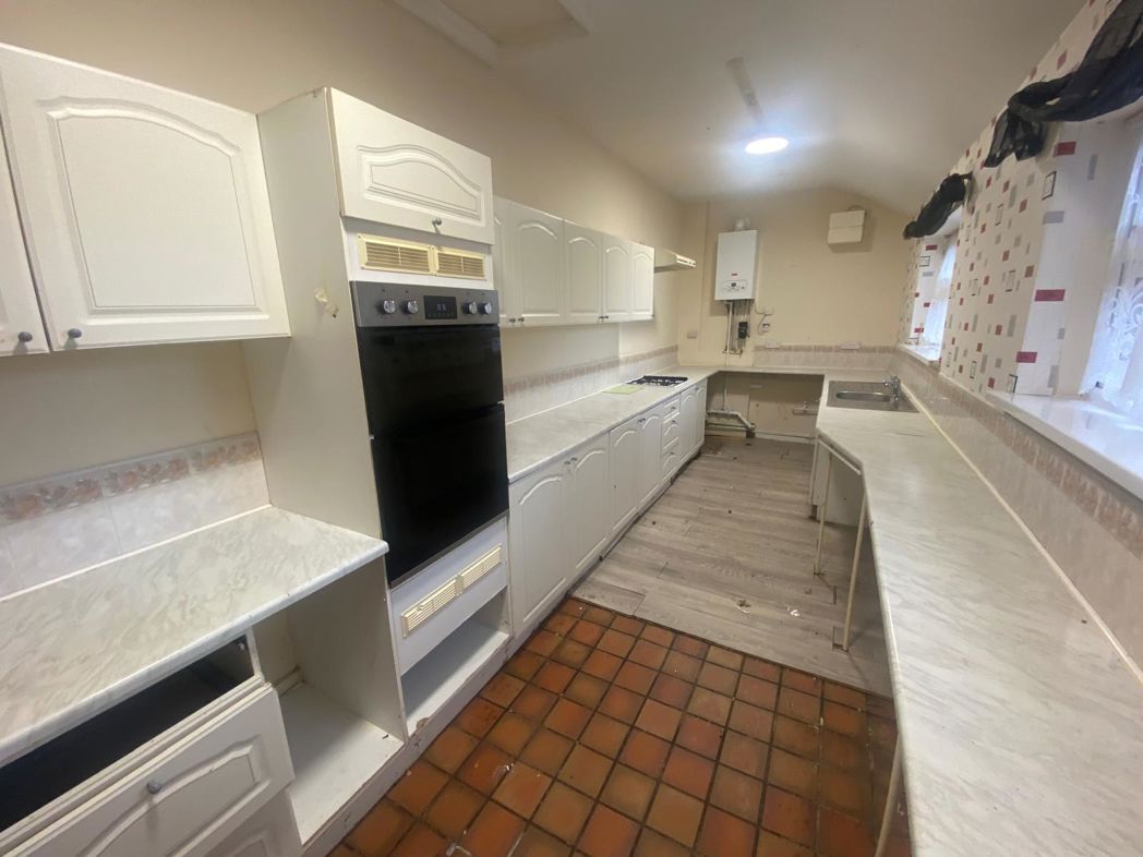 Property image 5 of 12