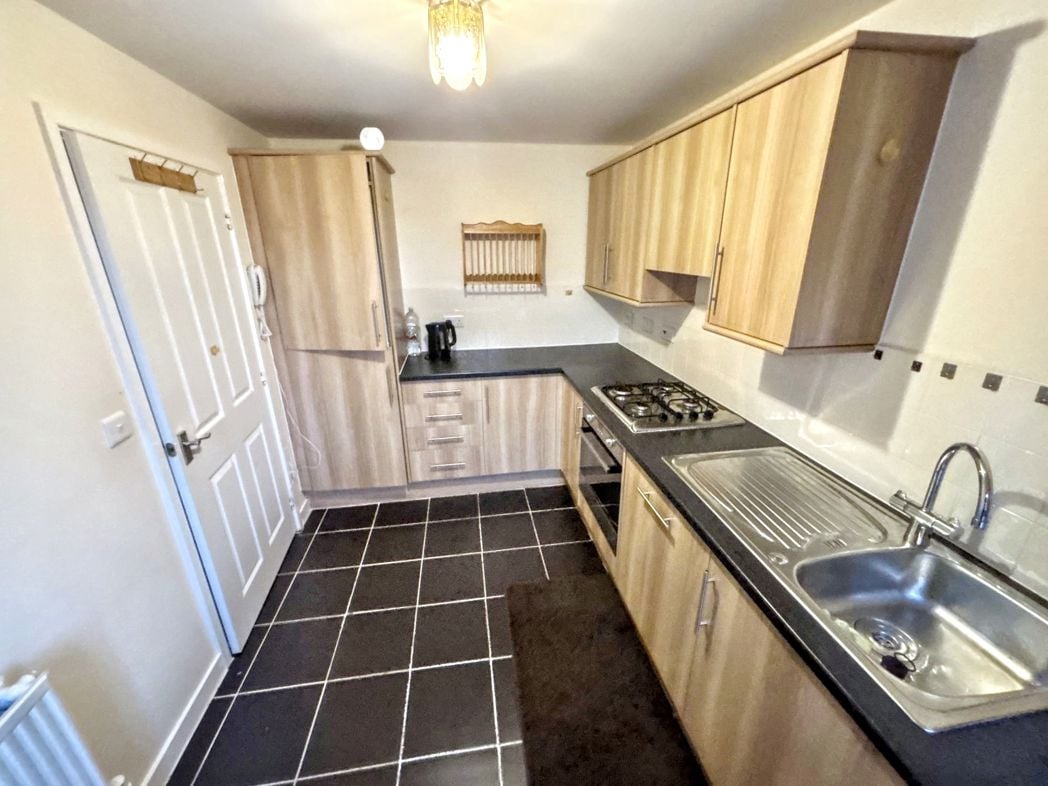 Property image 4 of 16