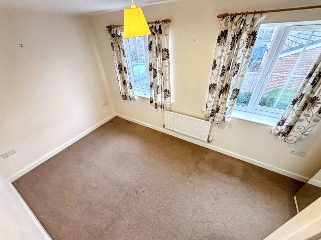 Property image 11 of 16