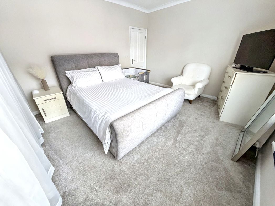 Property image 11 of 18