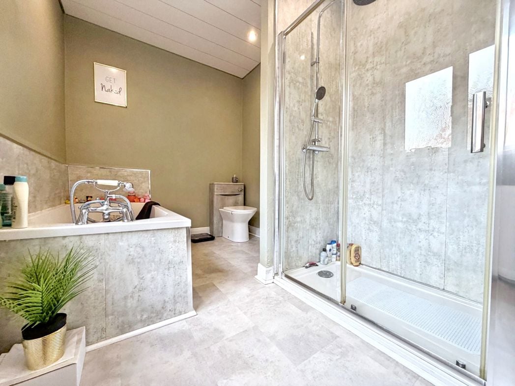 Property image 3 of 18