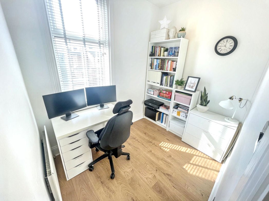 Property image 11 of 14