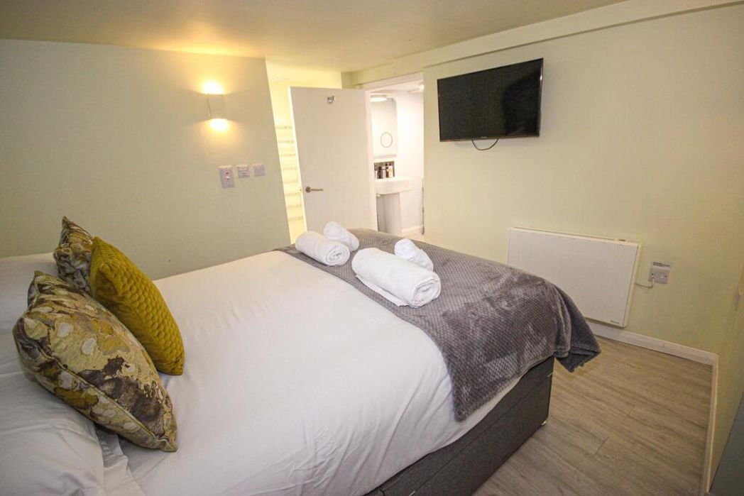 Property image 2 of 10