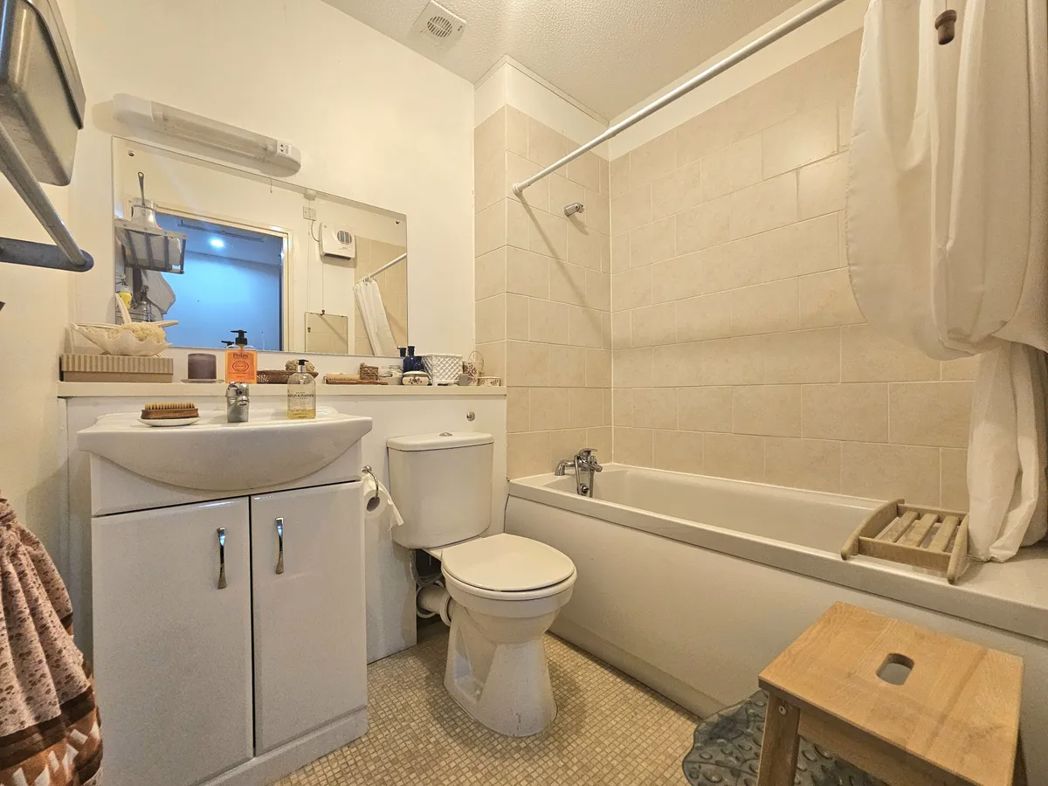 Property image 6 of 6