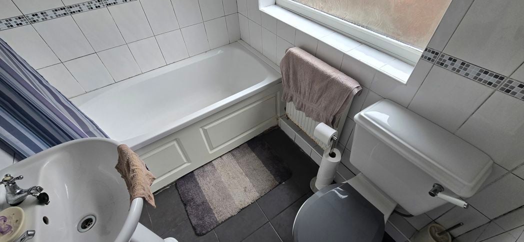 Property image 8 of 12