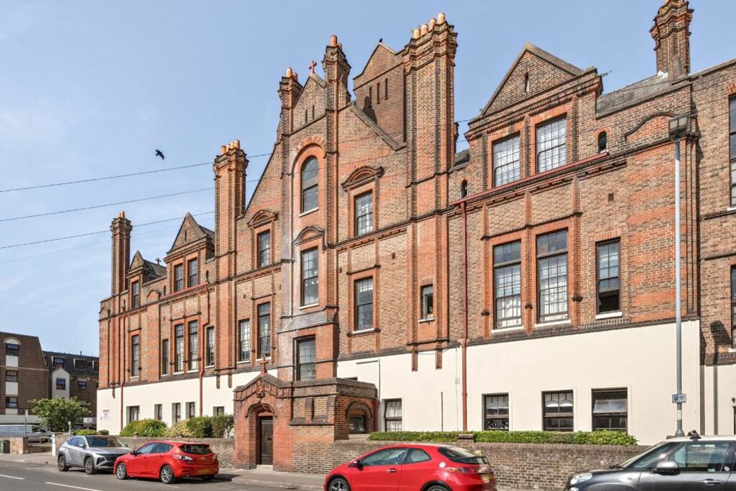 Property image 2 of 18