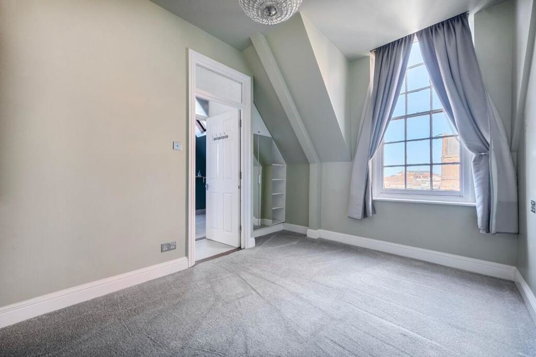 Property image 10 of 18