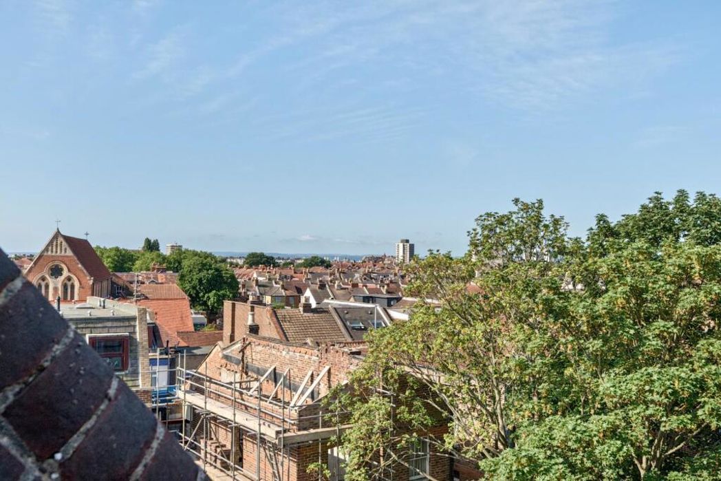 Property image 16 of 18