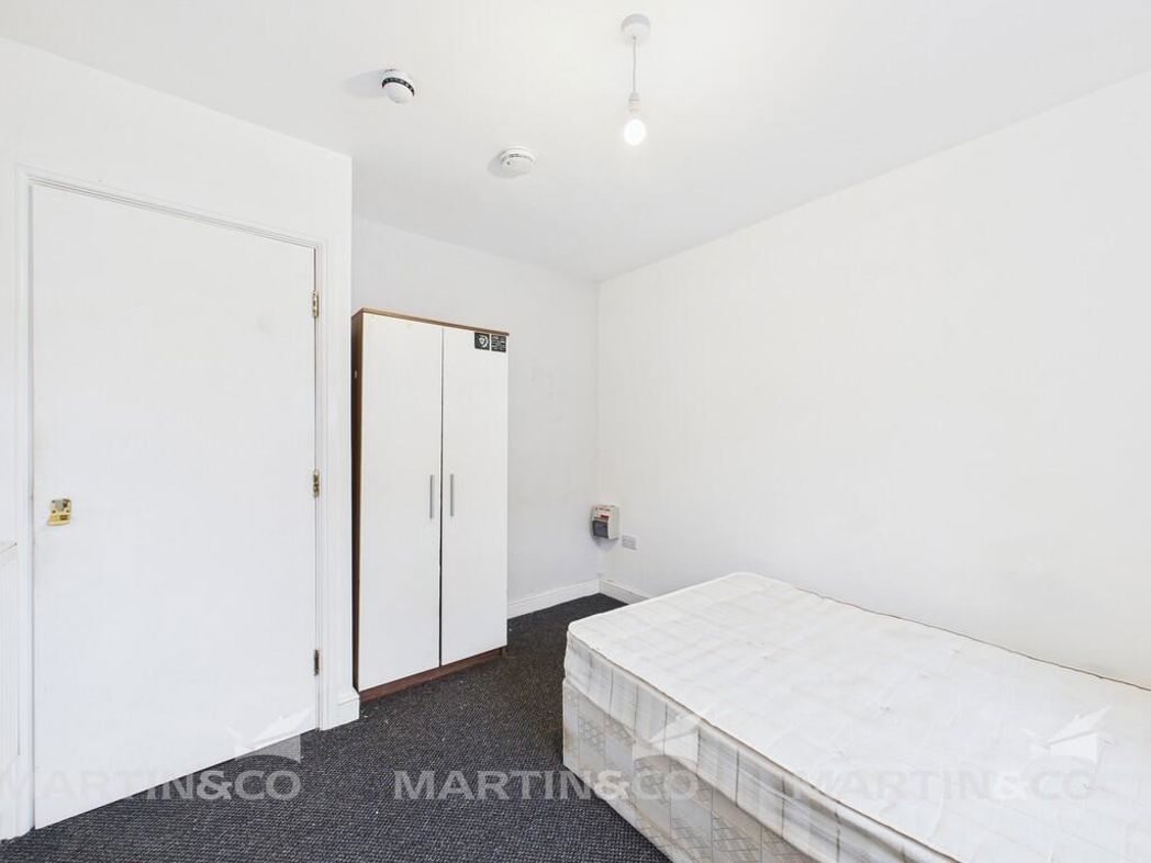 Property image 3 of 6