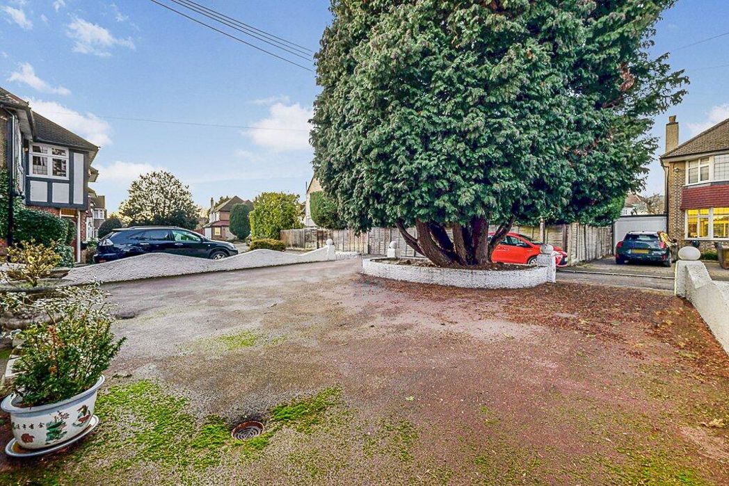 Property image 3 of 19
