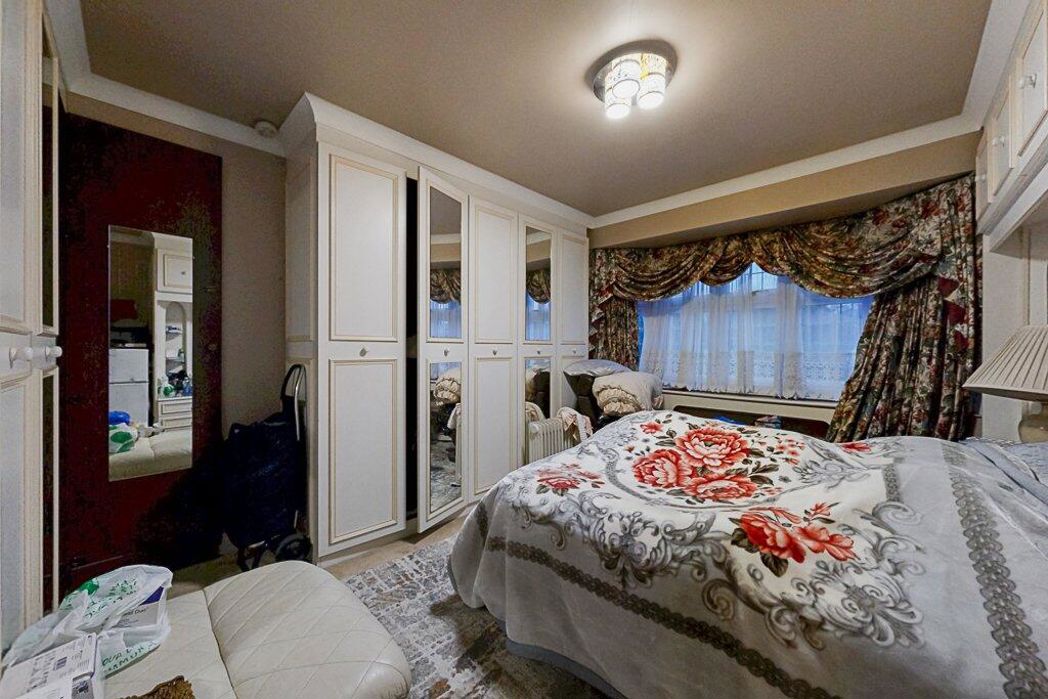 Property image 10 of 19