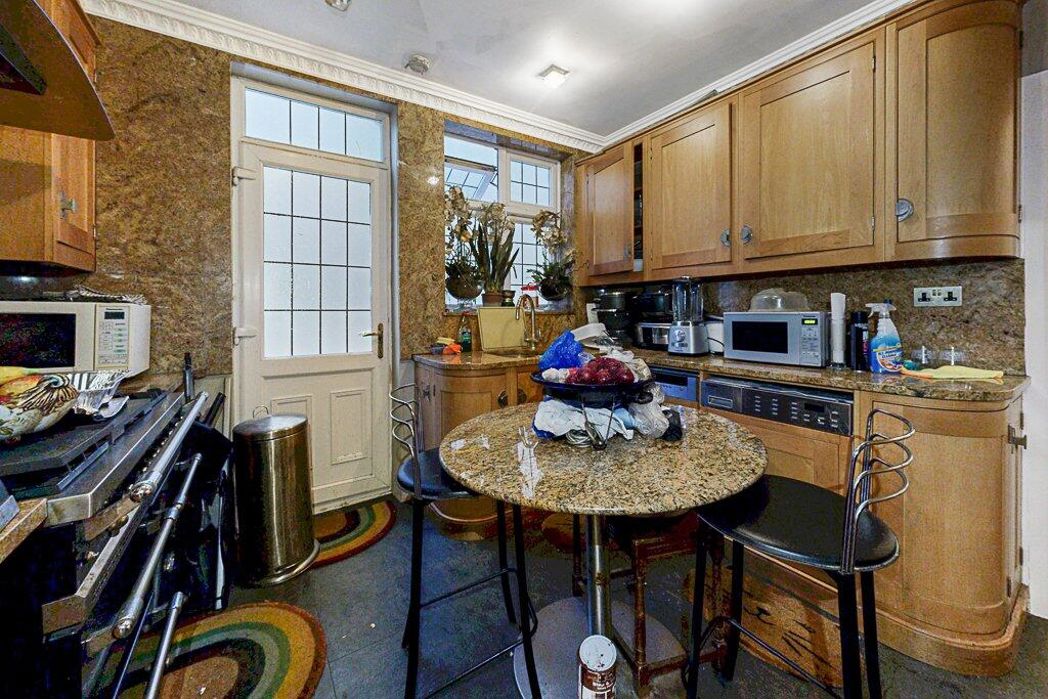 Property image 15 of 19