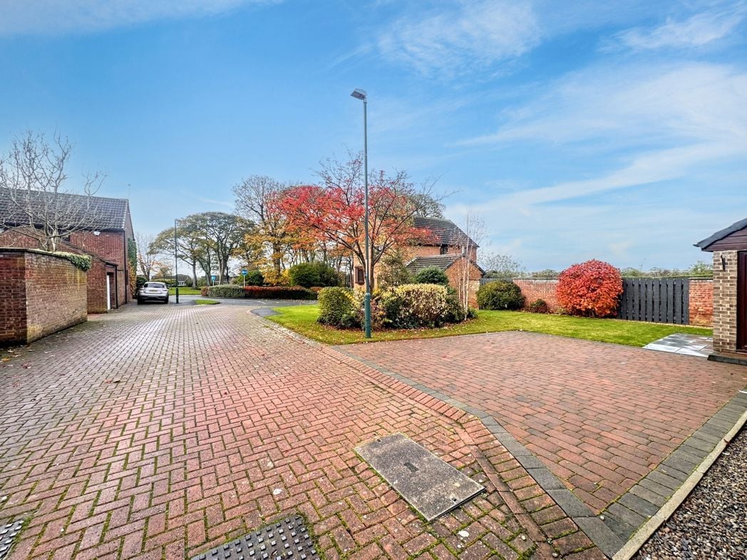 Property image 3 of 21