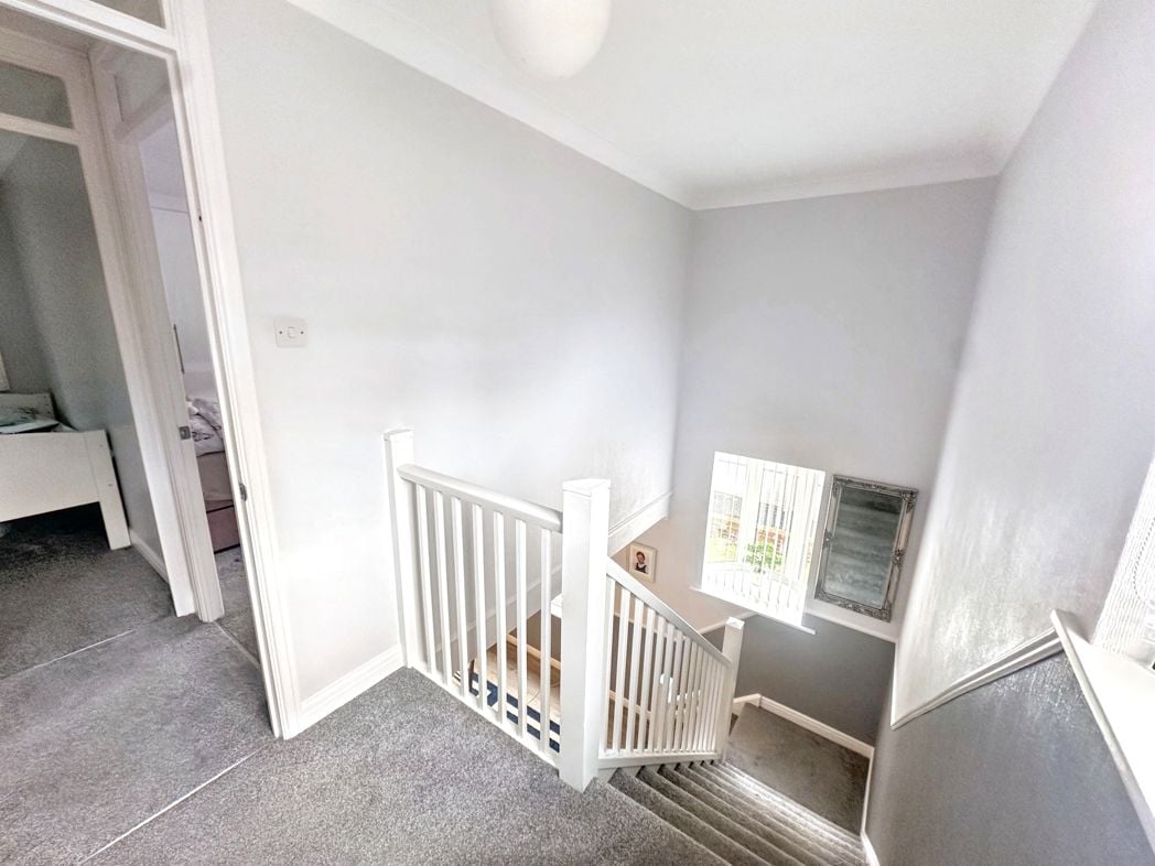 Property image 11 of 21