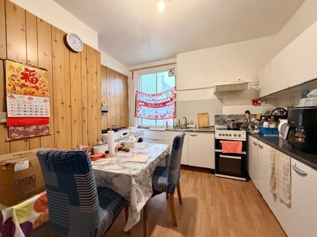 Property image 11 of 13