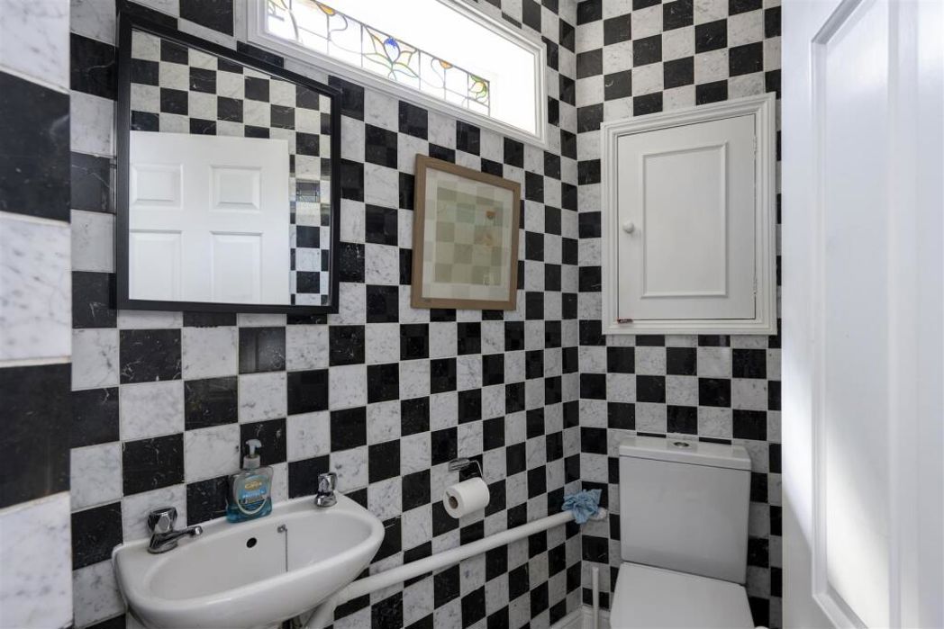 Property image 8 of 12