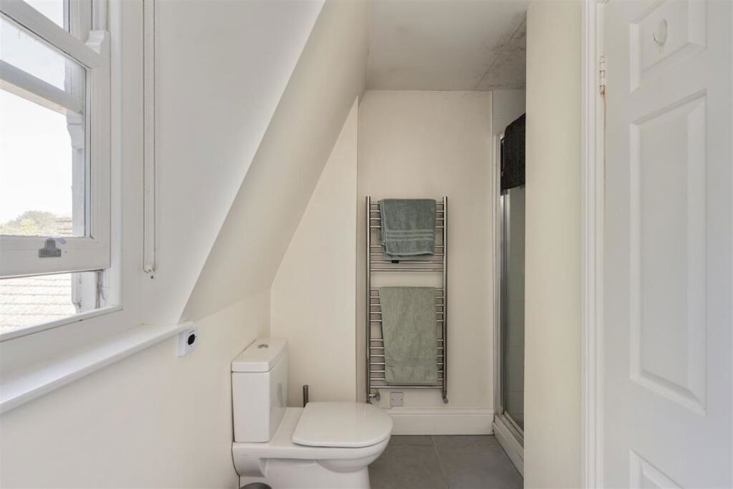 Property image 11 of 12