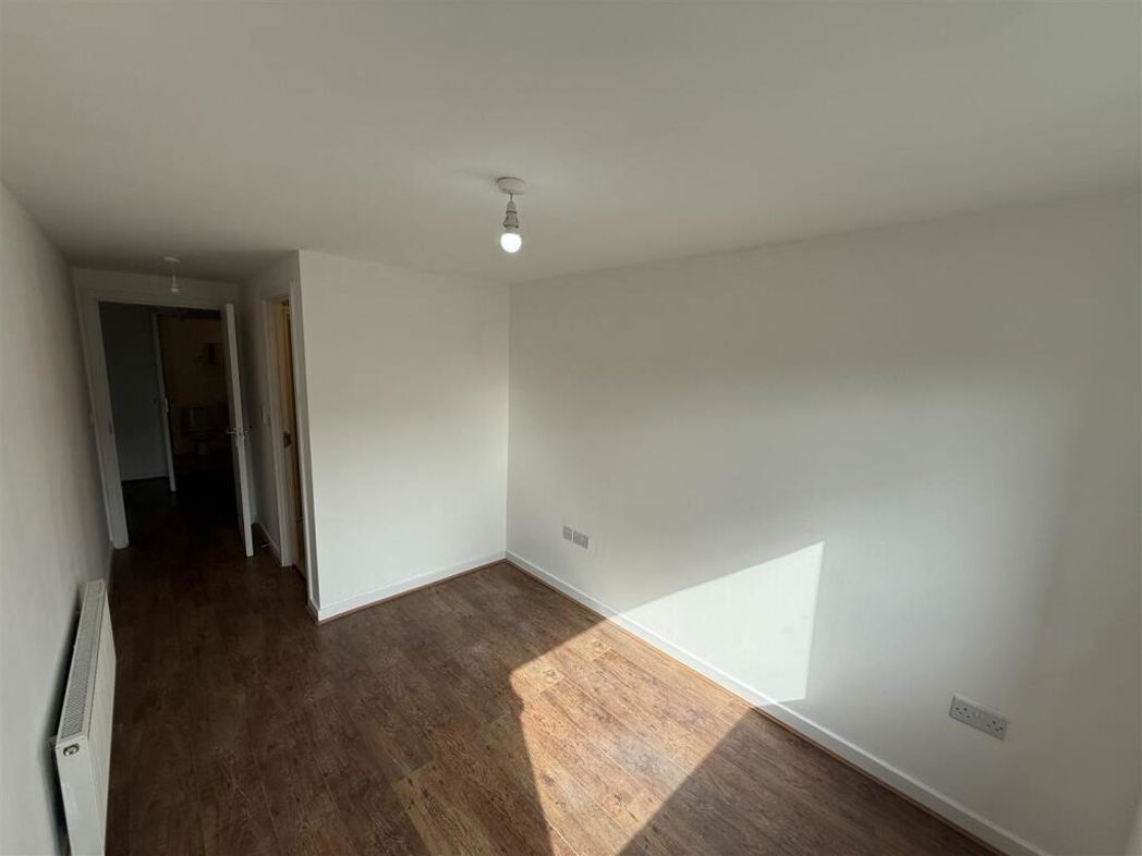 Property image 2 of 12